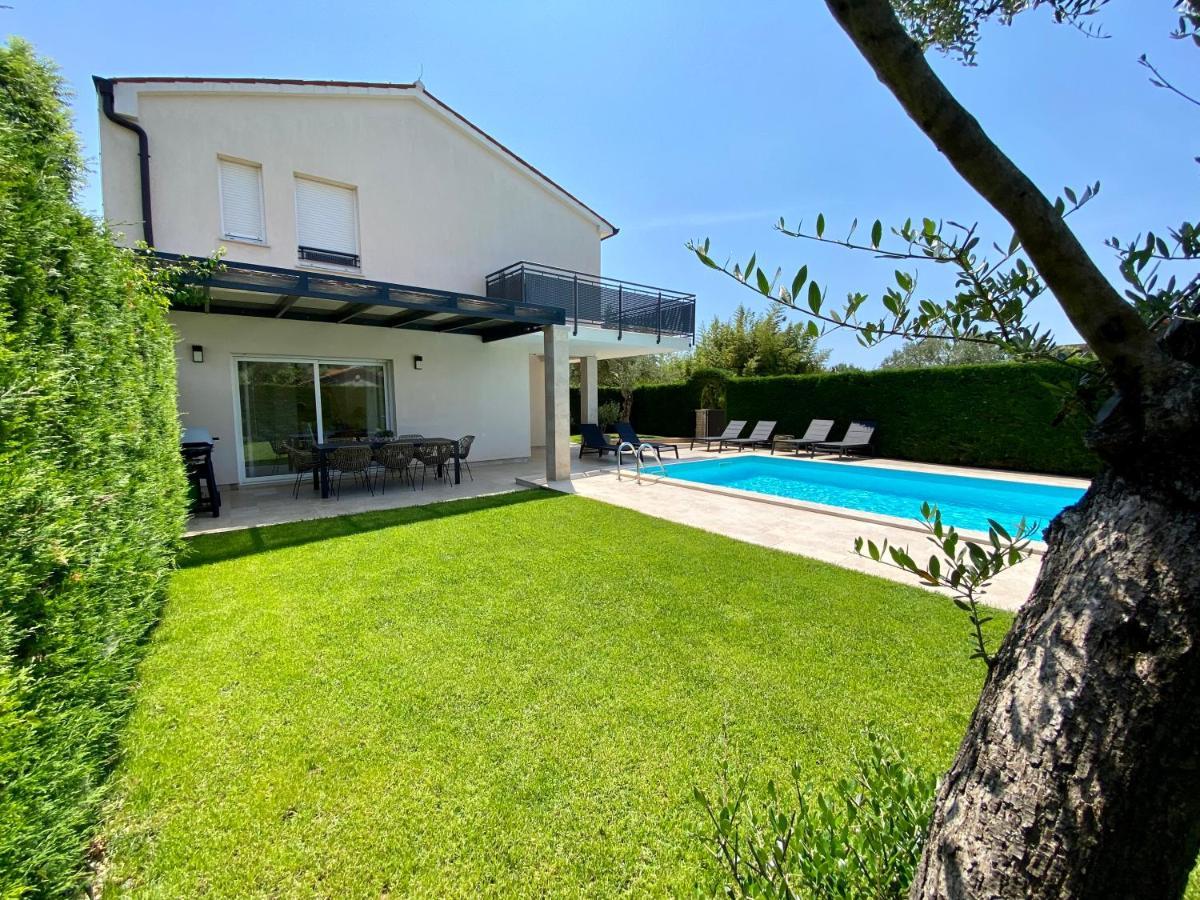 Villa Divina With Private Heated Pool Пула Екстер'єр фото