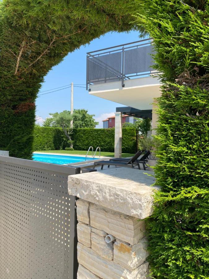 Villa Divina With Private Heated Pool Пула Екстер'єр фото