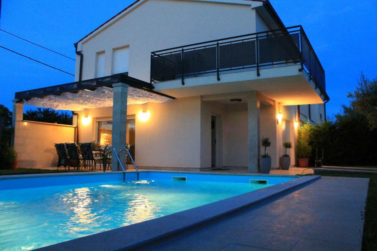 Villa Divina With Private Heated Pool Пула Екстер'єр фото